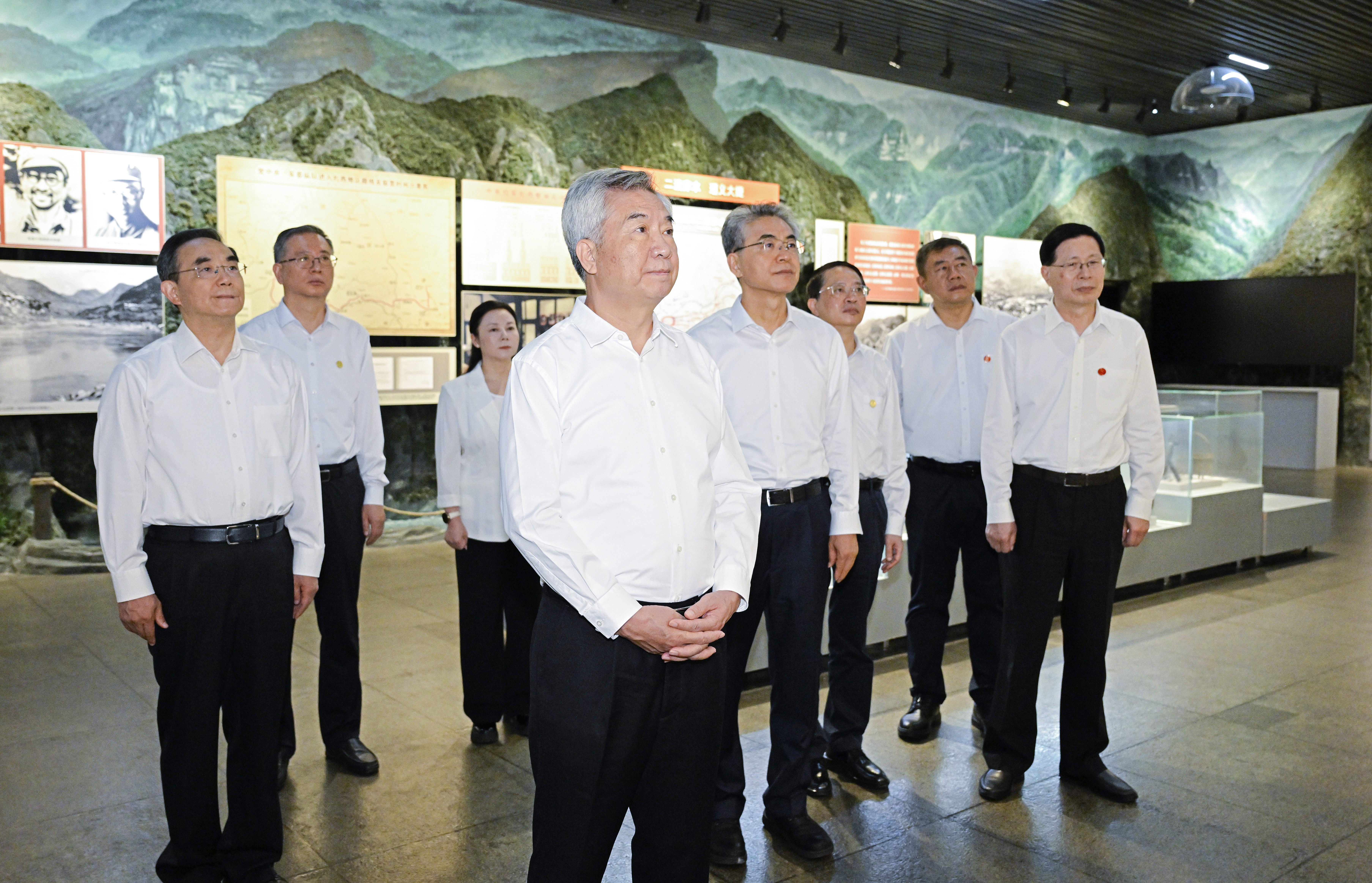 李希：深入学习贯彻习近平党建思想 抓深抓实全面从严治党和反腐败工作