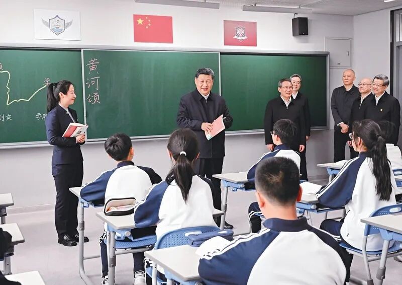 《求是》杂志发表习近平总书记重要文章《推动全民阅读,建设书香社会》