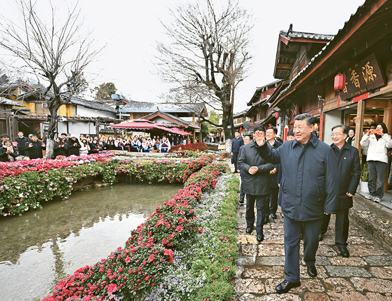 《求是》杂志发表习近平总书记重要文章《锲而不舍落实中央八项规定精神，以优良党风引领社风民风》